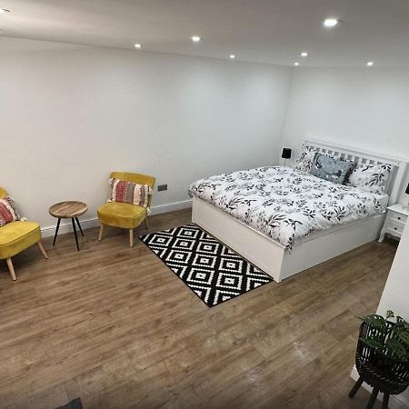 Touchwood Appartement Isleworth Buitenkant foto
